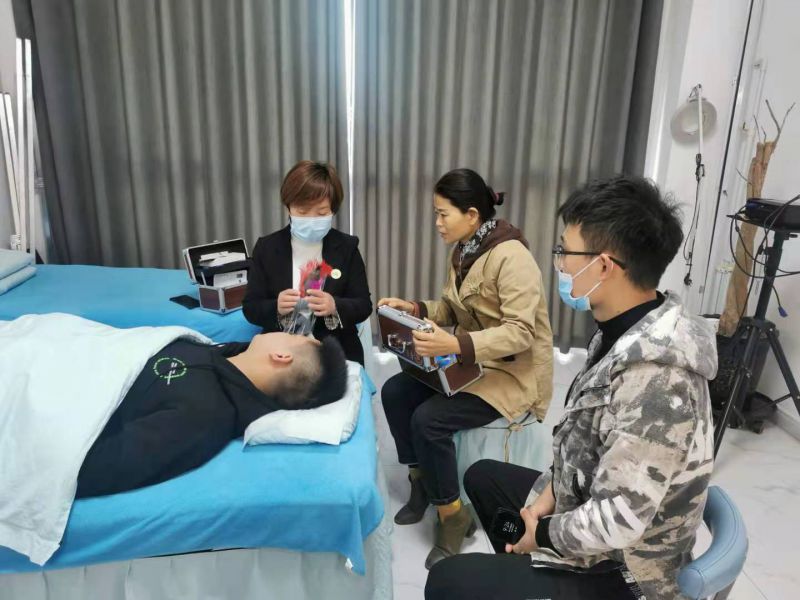 熱烈歡迎來自重慶，邯鄲，許昌等家人們前來愛足康總部參加第33期30分鐘祛灰甲+可視采耳，大家認(rèn)真聽講，積極互動，受益匪淺