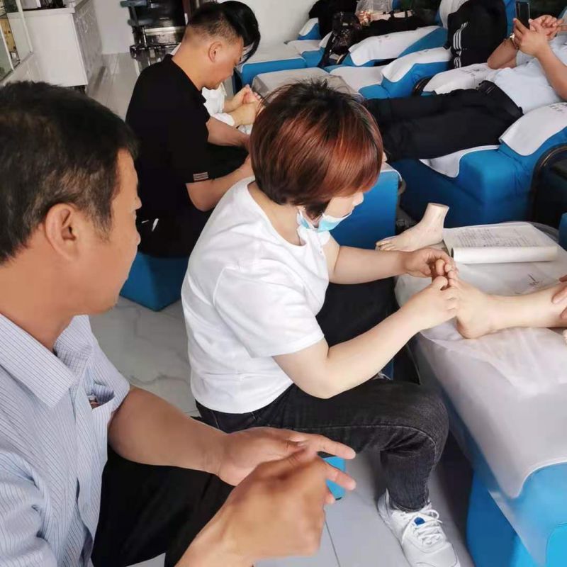 愛足康第44期公益培訓(xùn)班，歡迎來自河北，山西，焦作家人們前來學(xué)習(xí)30分鐘祛灰甲+棒法足療，大家受益匪淺